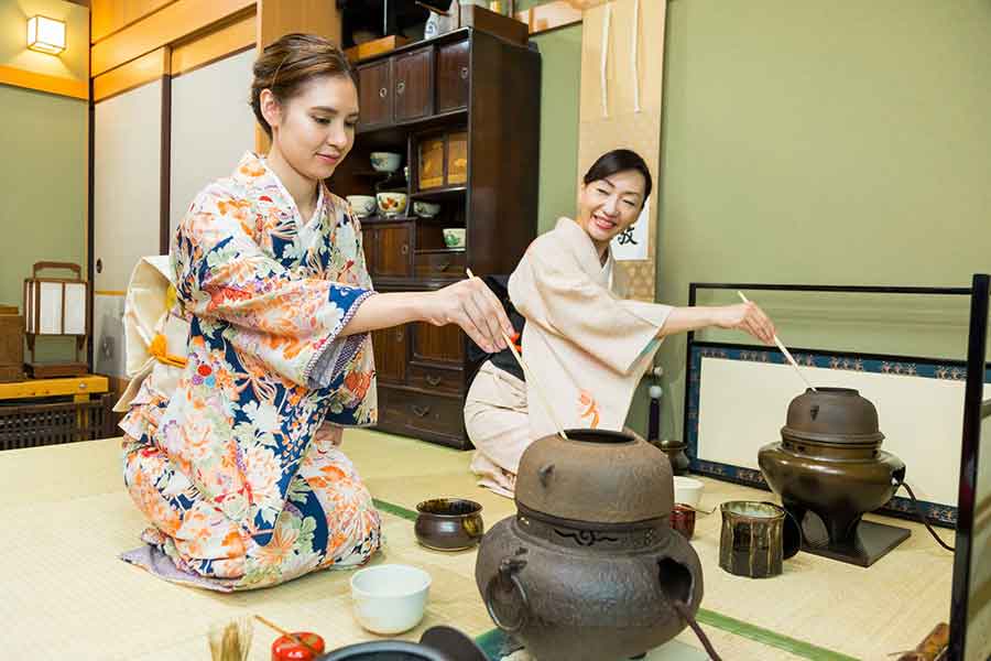 日本での茶道体験（写真はイメージ）【写真：写真AC】