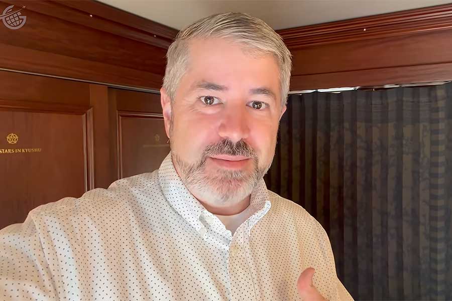 アメリカ人YouTuberのジェブ・ブルックスさん【出典:YouTube「Jeb Brooks」よりスクリーンショット】
