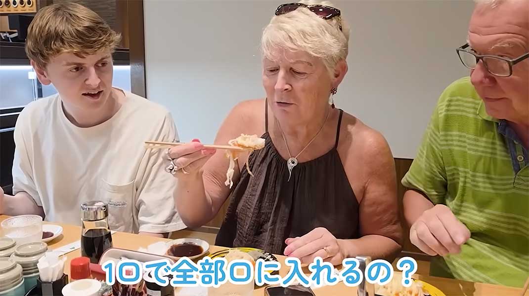 日本の寿司に感動【出典：YouTube「りせとルイス」よりスクリーンショット】