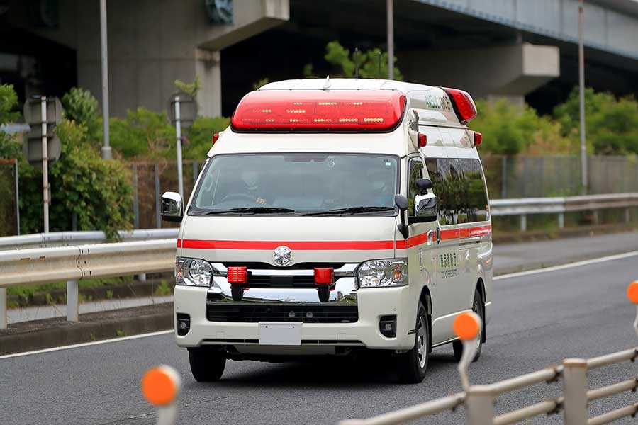 救急車を呼ぶか迷ったときは「＃7119」の活用を（写真はイメージ）【写真：PIXTA】