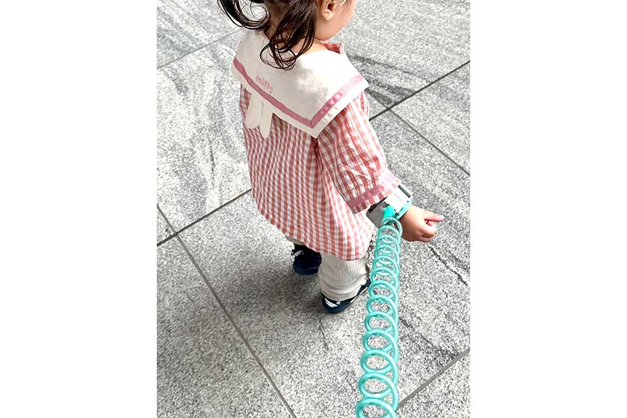 マママドカさんが、娘さんが歩き始めてすぐに購入した実際の子ども用ハーネス【写真提供：マママドカ（@mamamadoka96）さん】