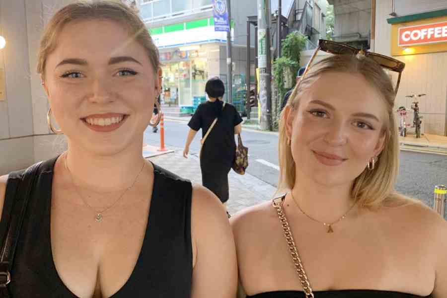 ポーランドから来た（左から）ダリアさんとニコラさん【写真：Hint-Pot編集部】