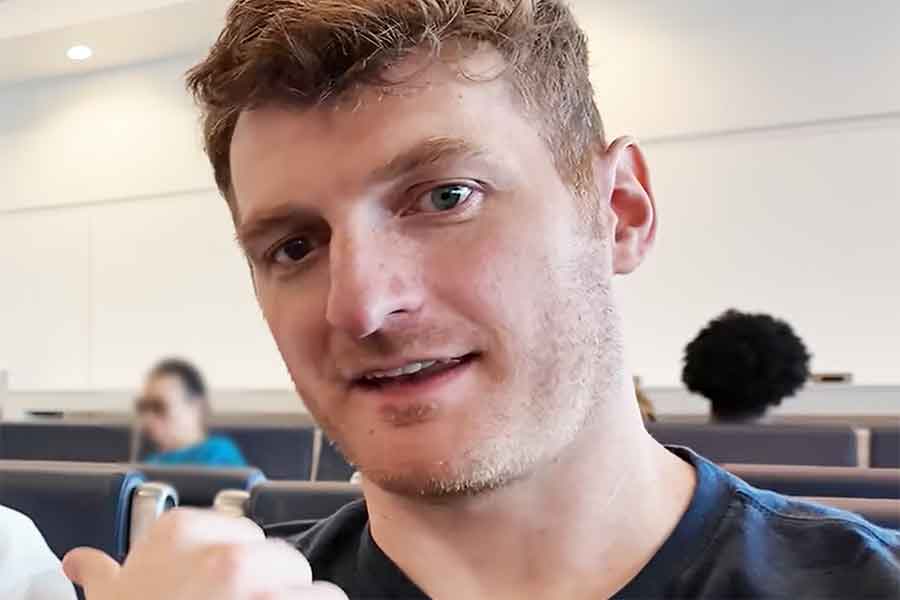 アメリカ人YouTuberのジェイソンさん【出典：YouTube「Jason Ray ジェイソンレイ」よりスクリーンショット】