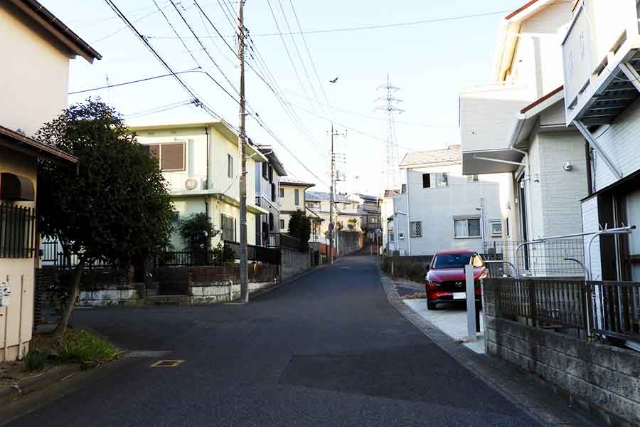 地域住民の生活に使われる、中央線などがない生活道路（写真はイメージ）【写真：写真AC】