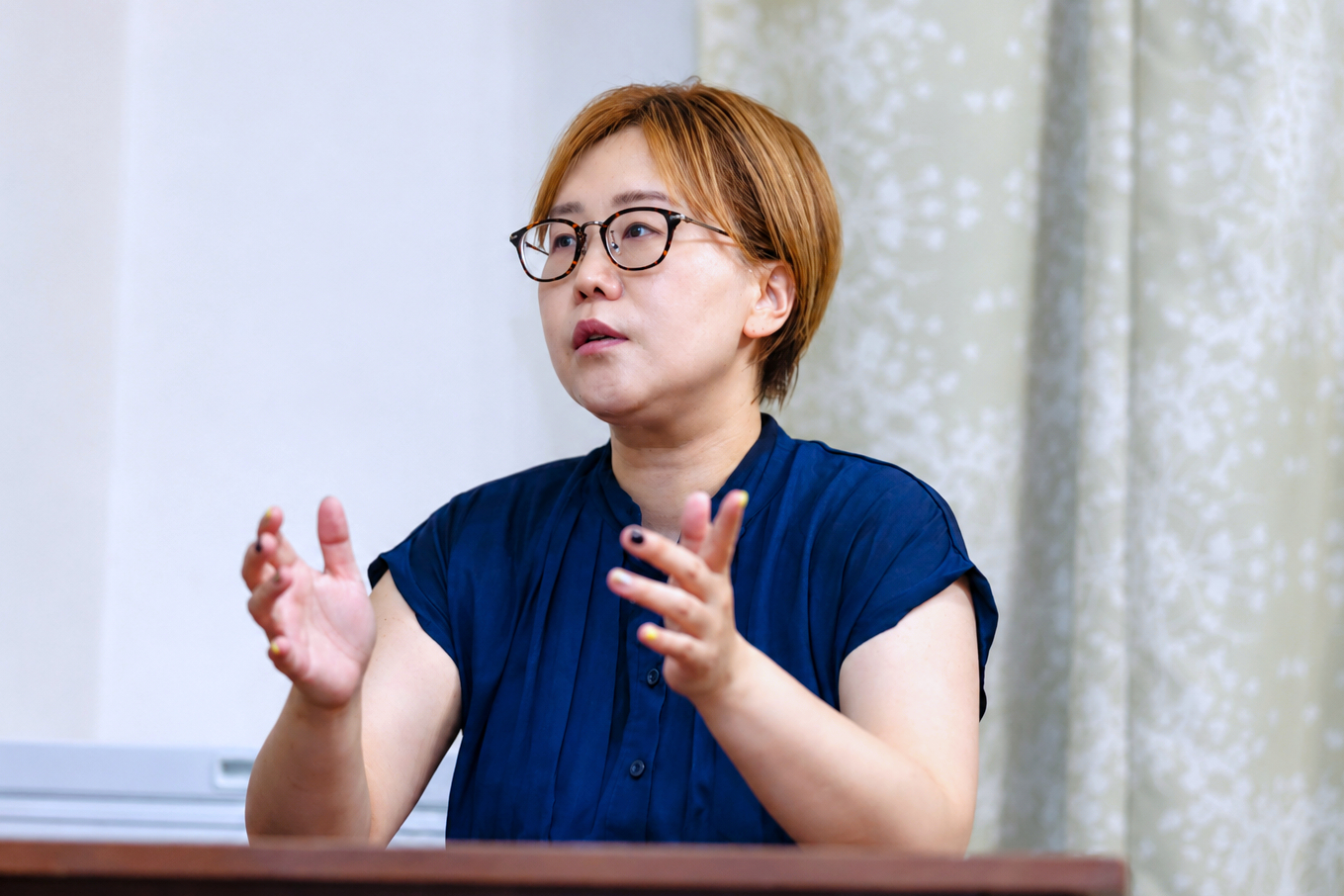 避難所での性被害について語る亀村衣世さん【写真提供：亀村衣世さん】