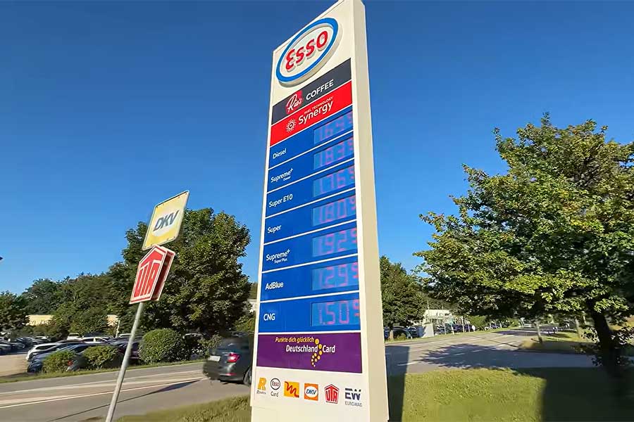 ガソリン価格に驚き【出典：YouTube「LTブログ」よりスクリーンショット】