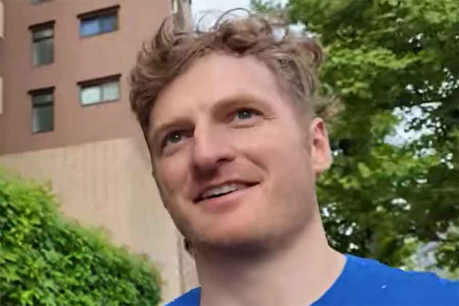 アメリカ人YouTuberのジェイソンさん【出典：YouTube「Jason Ray ジェイソンレイ」よりスクリーンショット】