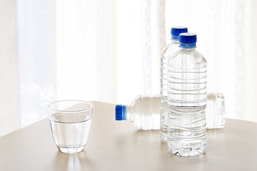 水1本が500円以上することもあるというスイスの物価（写真はイメージ）【写真：写真AC】