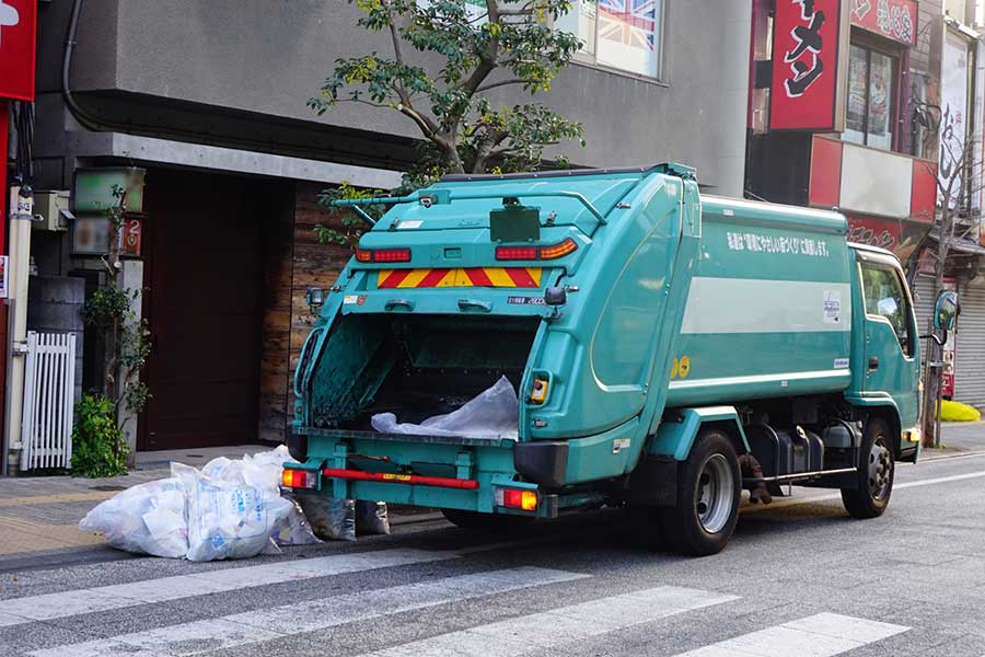 不要になったもののなかには、可燃ゴミとして回収できないものも（写真はイメージ）【写真：写真AC】