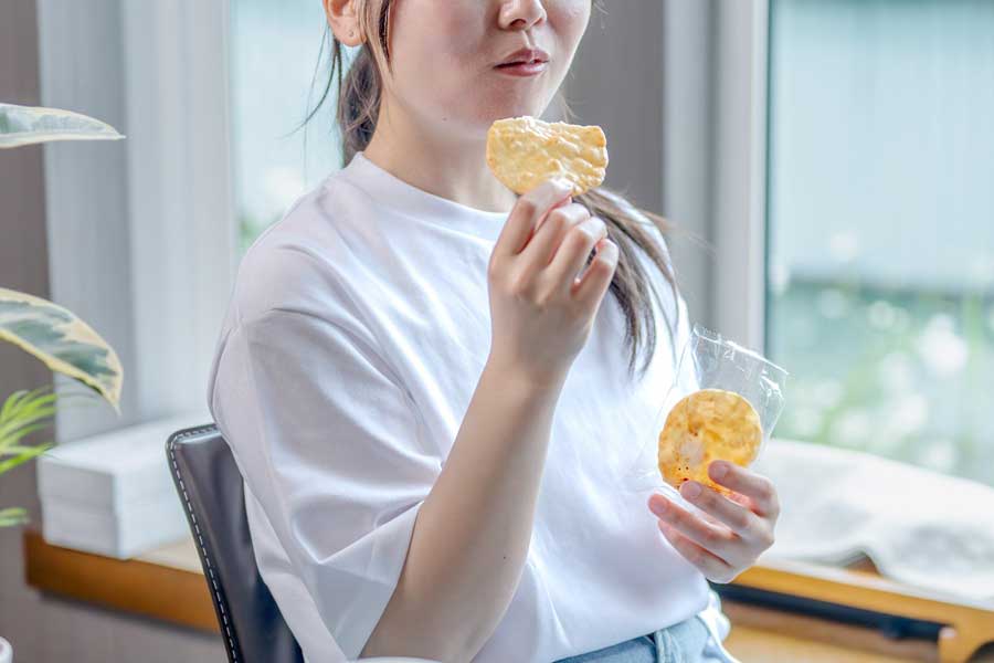 間食をすると太る？（写真はイメージ）【写真：写真AC】