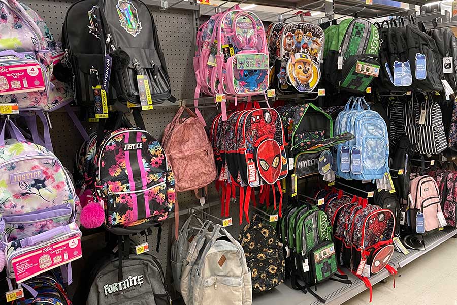 アメリカの学校は8～9月にスタート。その時期が近づくとお店にバックパックがずらりと並ぶ。毎年バッグを新調する人がほとんど【写真：i-know】