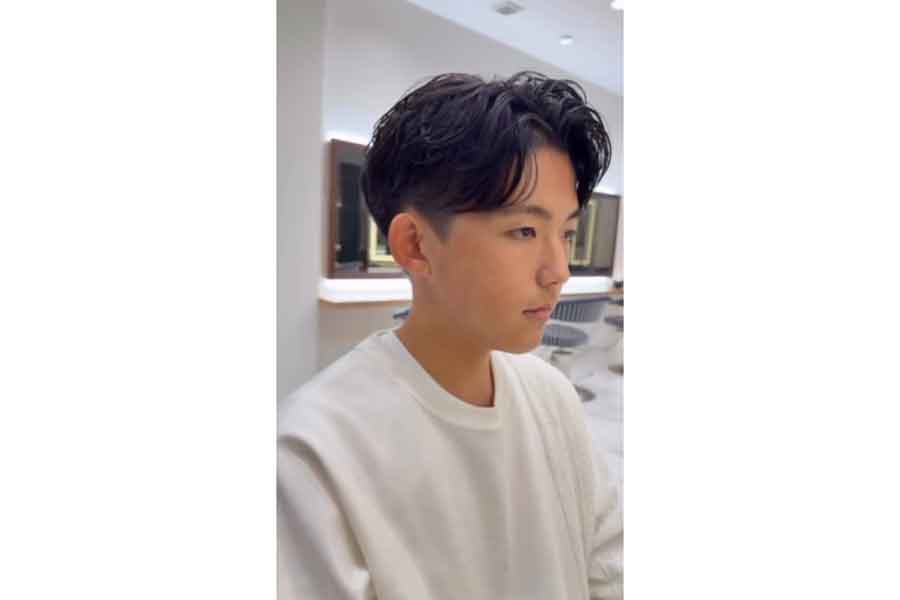 スッキリとしたヘアスタイルに変身した男性【出典:インスタグラム(miyus_hasegawa)よりスクリーンショット】