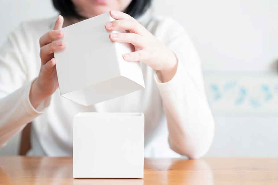 義母から届いたプレゼントに感激（写真はイメージ）【写真：PIXTA】