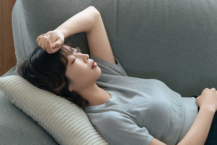 夕方以降の長時間の昼寝は睡眠の質を低下させ、体が疲れてしまう（写真はイメージ）【写真：写真AC】
