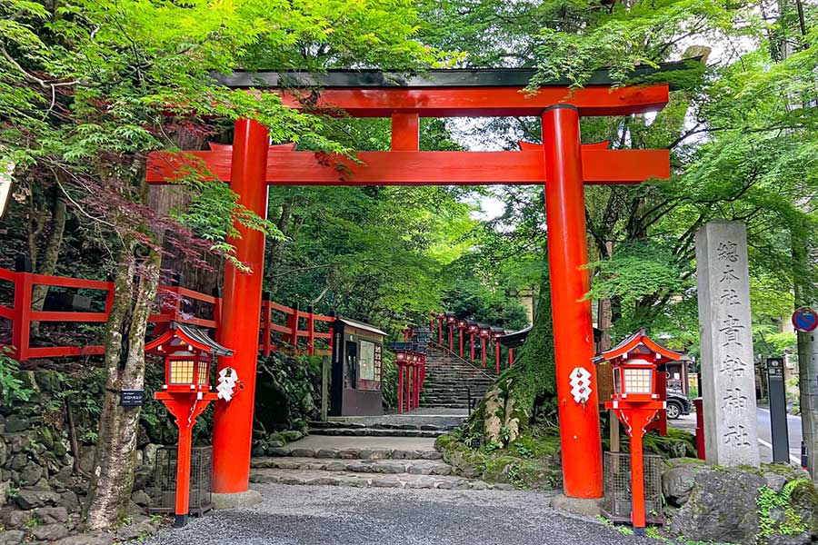 イタリア人カップルが訪問した神社（写真はイメージ）【写真：写真AC】