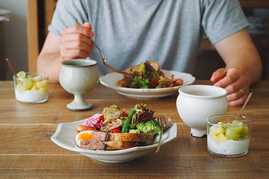 幸せいっぱいの日常を送るYoshimiさん。夫との食事風景【写真提供：Yoshimi（yoshimi_t418）さん】