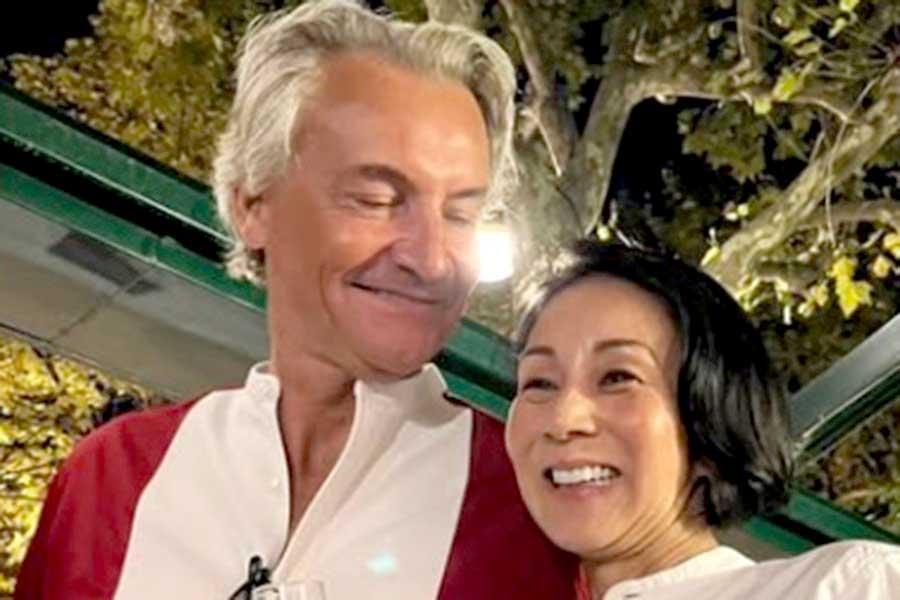 再々結婚式を挙げた（右から）中村江里子さんと夫のシャルルさん【出典：インスタグラム（eriko.nakamuraofficial）よりスクリーンショット】