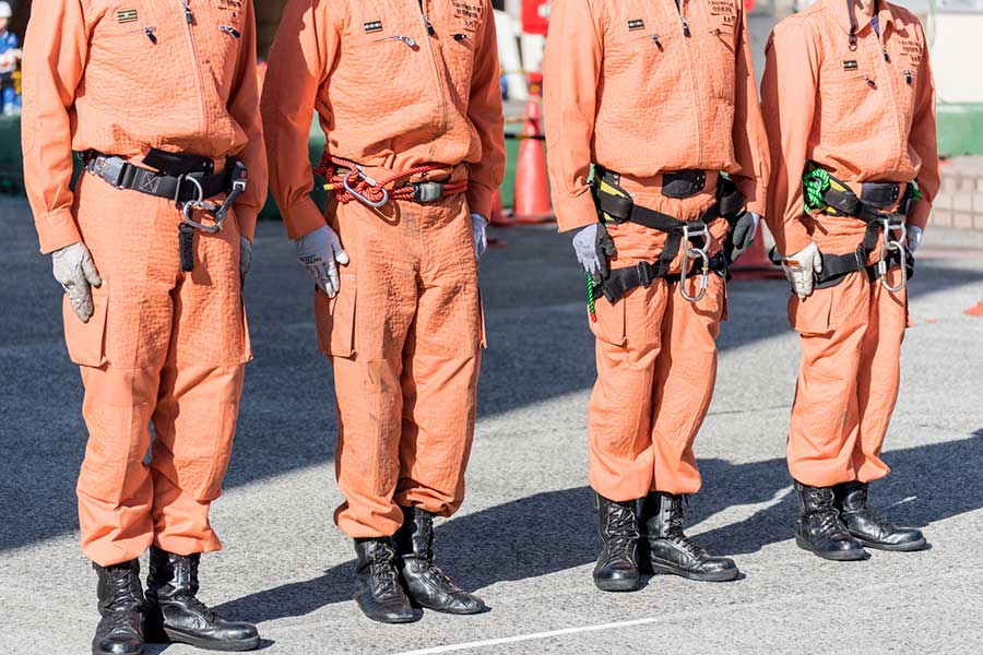 日々、厳しい消防訓練に臨む消防士たち（写真はイメージ）【写真：PIXTA】