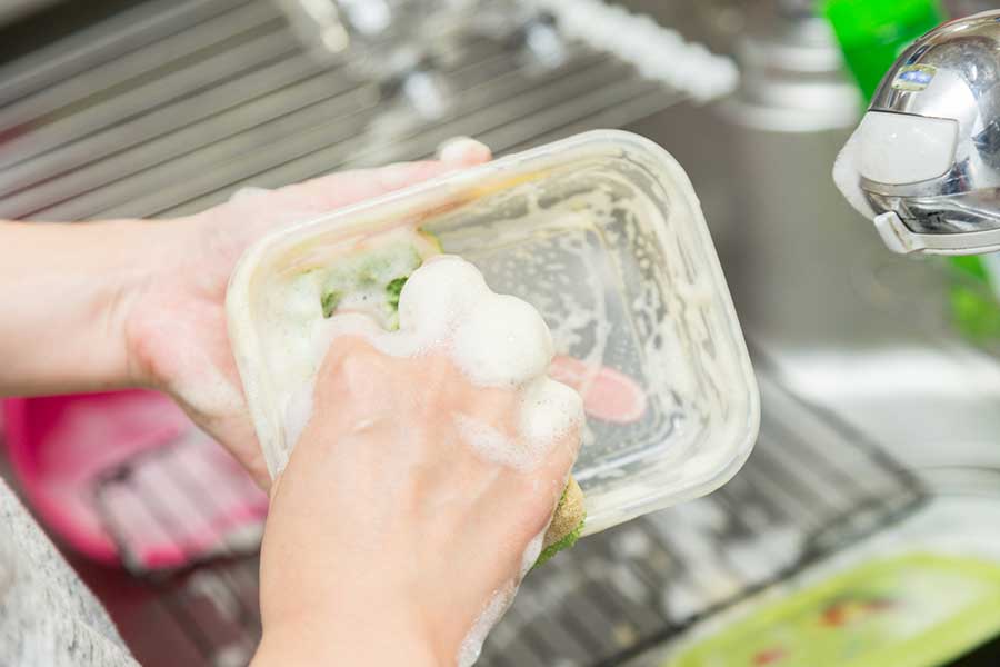 お弁当箱を洗おうとしたら…（写真はイメージ）【写真：PIXTA】