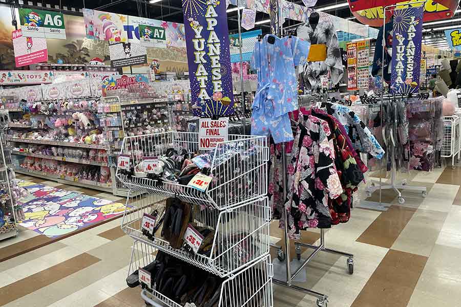 日本に行かずとも、ハワイの日系スーパーで法被や浴衣を購入できる【写真：i-know】