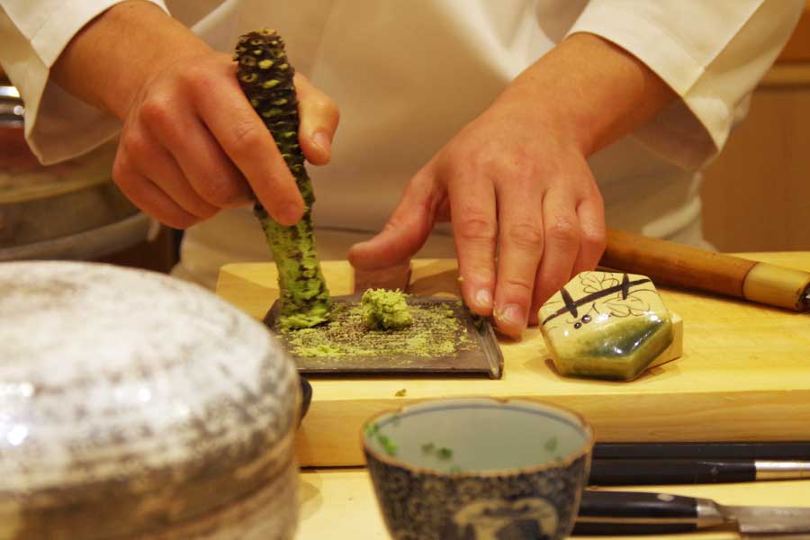 目の前ですりおろされたワサビの味に感動（写真はイメージ）【写真：写真AC】