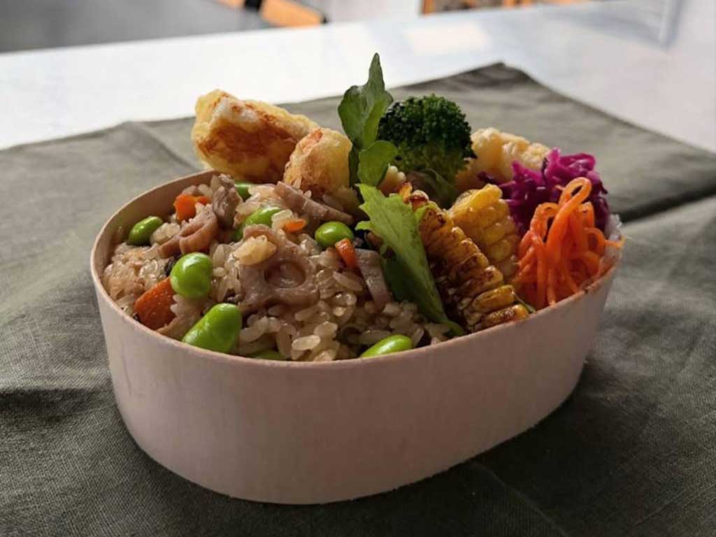 野菜と愛情がたっぷり詰まった、滝沢眞規子さん手作りのお弁当【出典：インスタグラム（makikotakizawa）よりスクリーンショット】