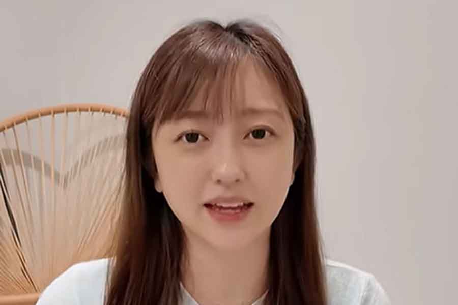 マレーシアで暮らす、タレントの菊地亜美さん【出典：YouTube「あみちゃんねる / 菊地亜美」よりスクリーンショット】