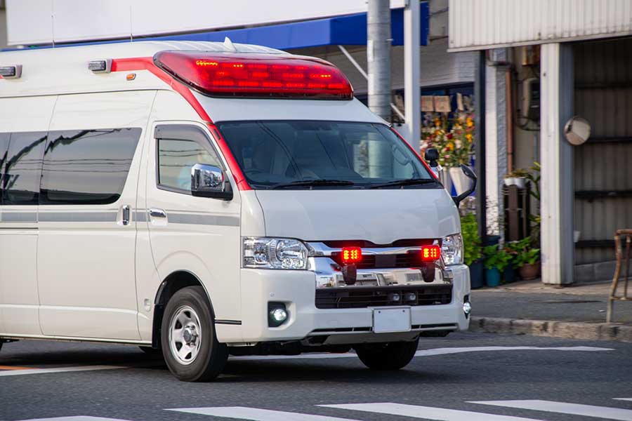 現場に向かう救急車（写真はイメージ）【写真：写真AC】