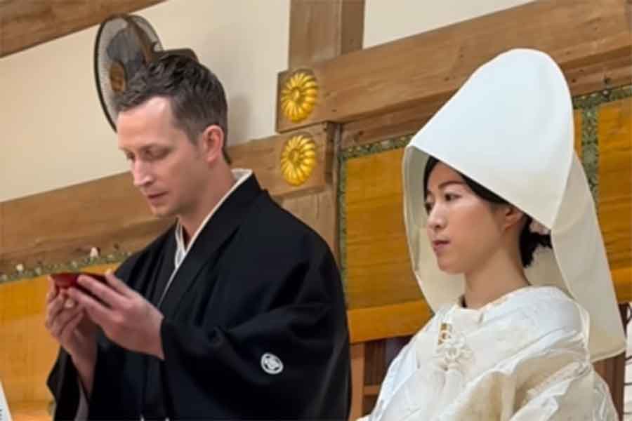 神前式中の様子【出典：インスタグラムより（mayukomeeks）スクリーンショット】