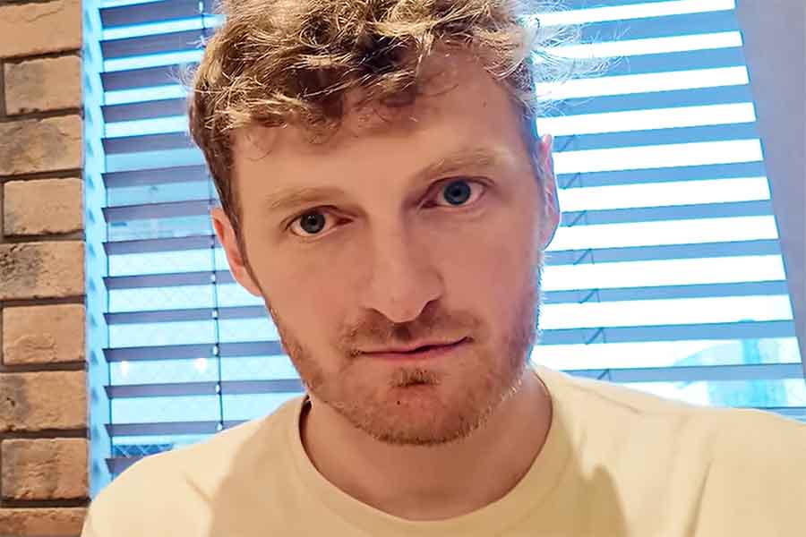 アメリカ人YouTuberのジェイソンさん【出典:YouTube「Jason Ray ジェイソンレイ」よりスクリーンショット】