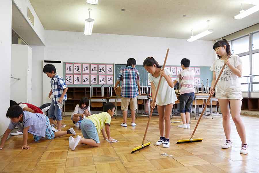 日本の小学校の掃除の時間に改めて感動（写真はイメージ）【写真：PIXTA】
