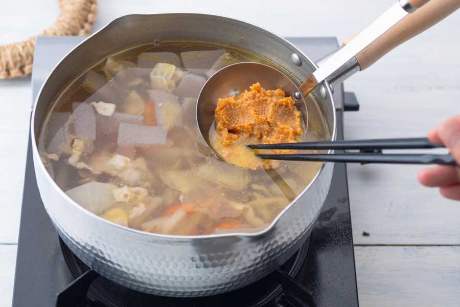 みそ汁作り(写真はイメージ)【写真:写真AC】