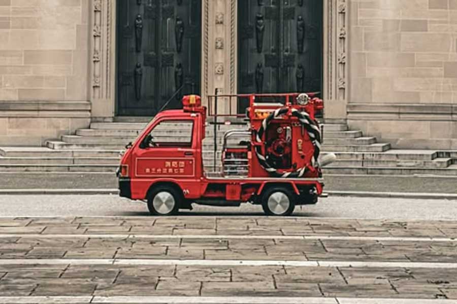 アメリカ人が趣味で購入した日本の“働く車”【出典：インスタグラム（notgiganticfiretruck）よりスクリーンショット】