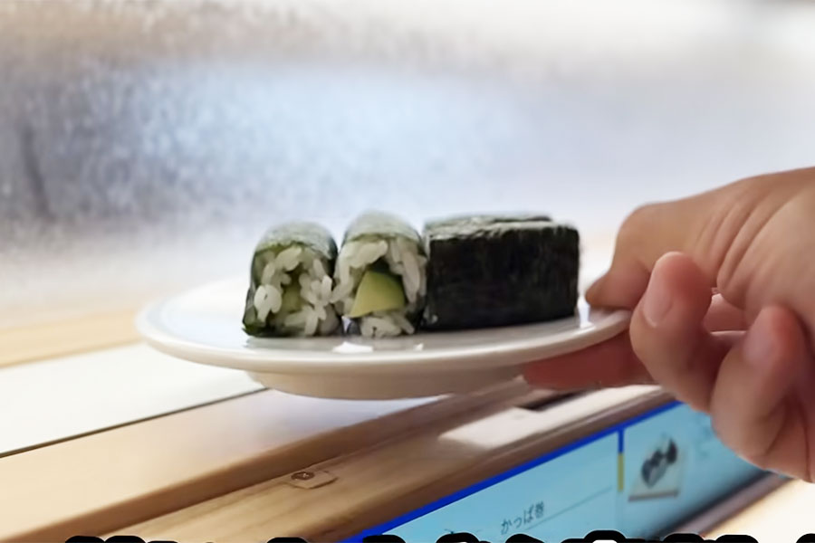 日本の回転寿司で食べたかっぱ巻きと、ドイツのアボカド巻きの価格差に驚き【出典：YouTube「LTブログ」よりスクリーンショット】