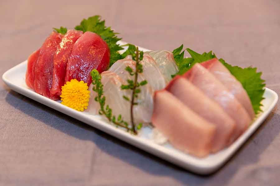 手頃な値段で刺身や寿司を食べられたことに衝撃（写真はイメージ）【写真：写真AC】
