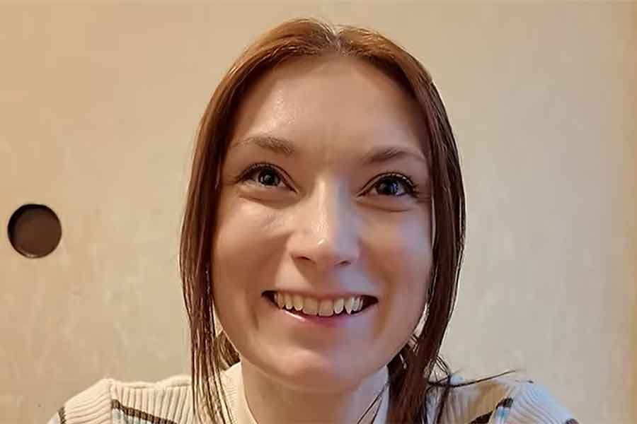 イギリス人の妻・エミリーさん【出典:YouTube「ハーフキッズの日常 | 日本と家族になる」よりスクリーンショット】