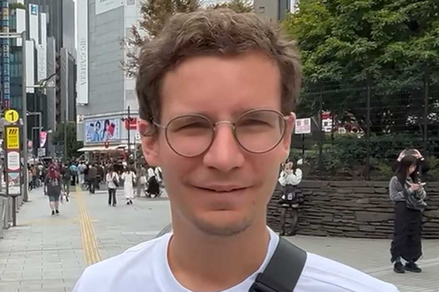 フランス人のトリストさん【出典：YouTube「日本食冒険記Tokyo Food Adventures」よりスクリーンショット】