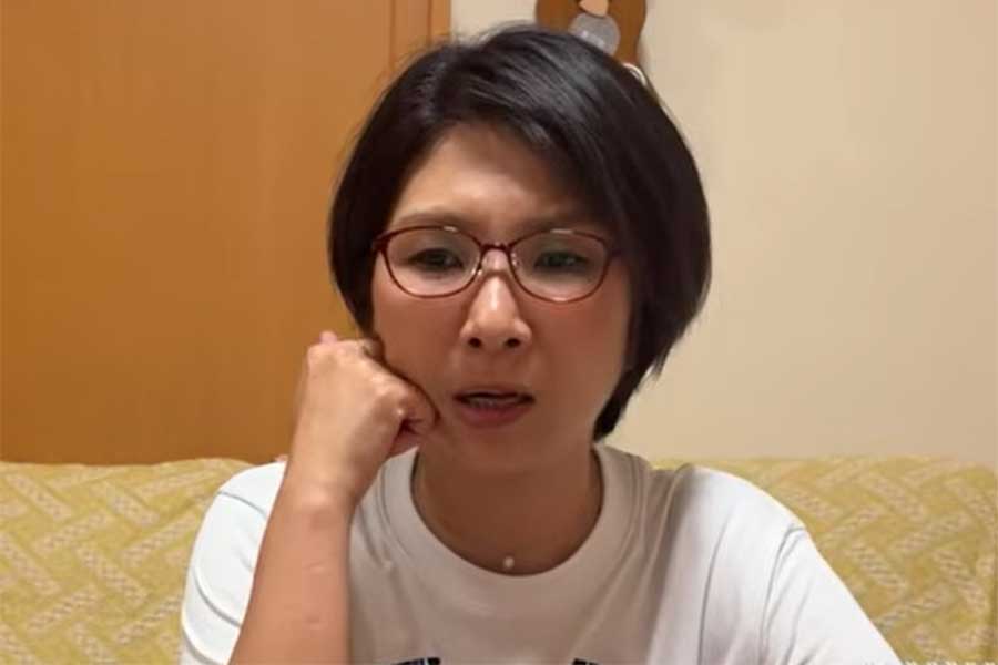 お笑いコンビ・クワバタオハラのくわばたりえさん【出典:YouTube「バタやんちゃんねる」よりスクリーンショット】