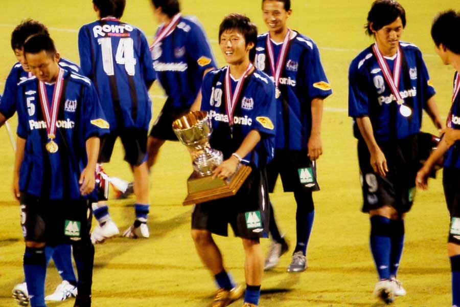 学生時代の松本さん（中央）【写真提供：ONE CLIP】