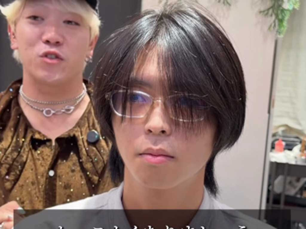 約半年カットしておらず、伸びた髪が目元を覆っていた男性【出典：インスタグラム（view_akada）よりスクリーンショット】