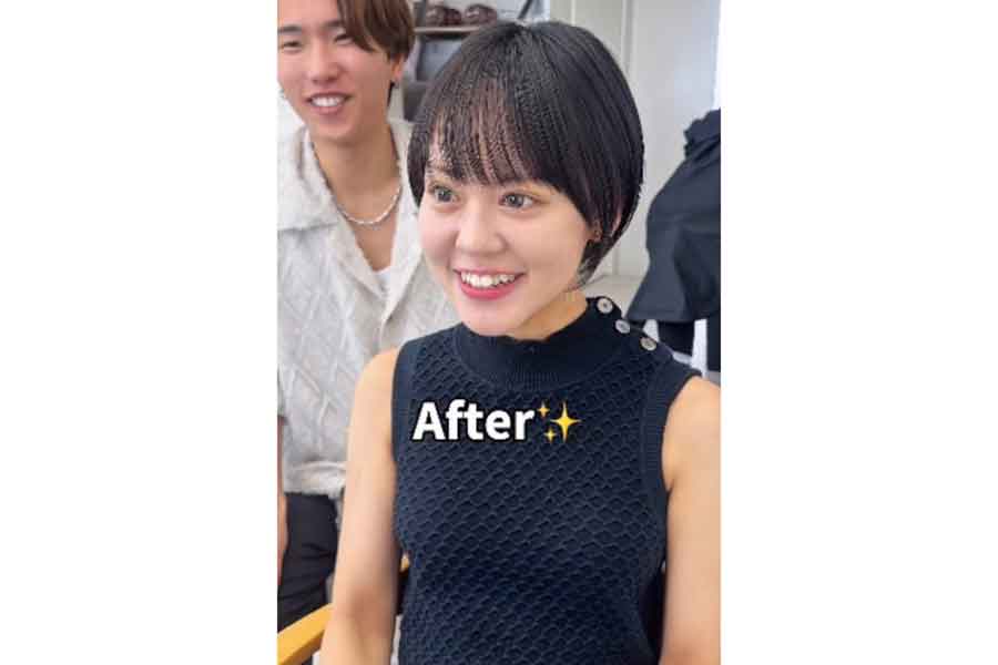 丸みのあるフォルムで首元をすっきり見せ、爽やかな笑顔が弾ける女性【出典：インスタグラム（view_terashi_short）よりスクリーンショット】