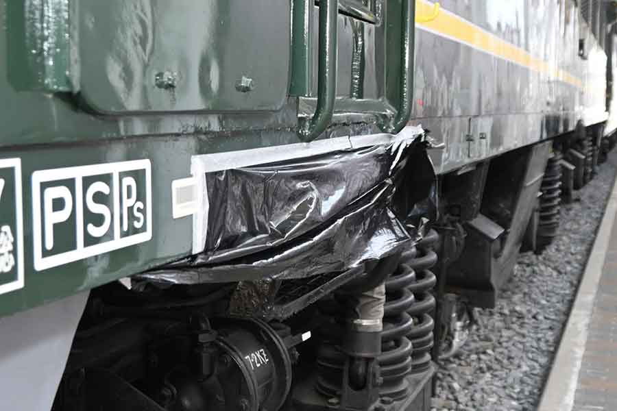 傷がつけられた展示中の鉄道車両【写真：産経新聞社】