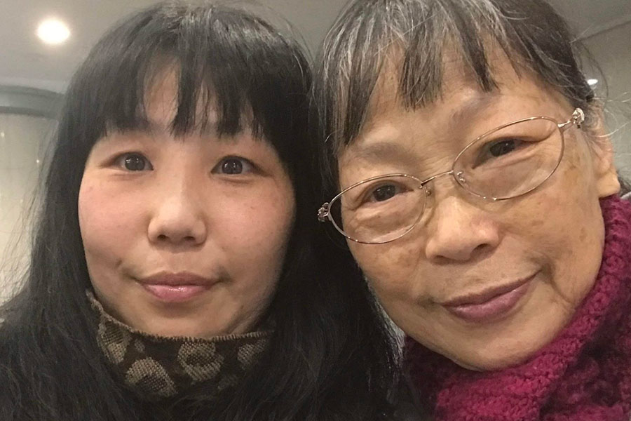 母との時間を大切にしてきた長谷川さん【写真提供：長谷川恵美理（@signsongEmily）さん】