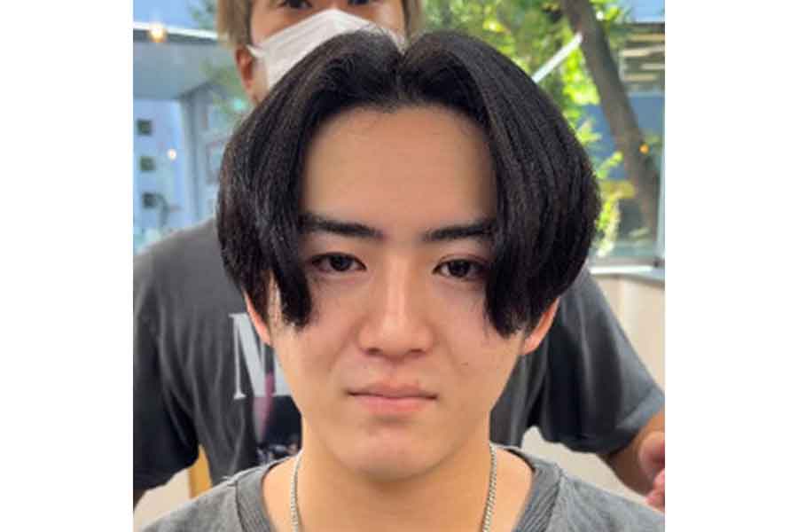 施術前の男性【出典：インスタグラム（diece_shou）よりスクリーンショット】
